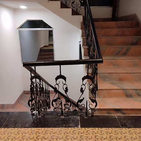Staymaker Hotel Mohan Palace Baharampur 外观 照片