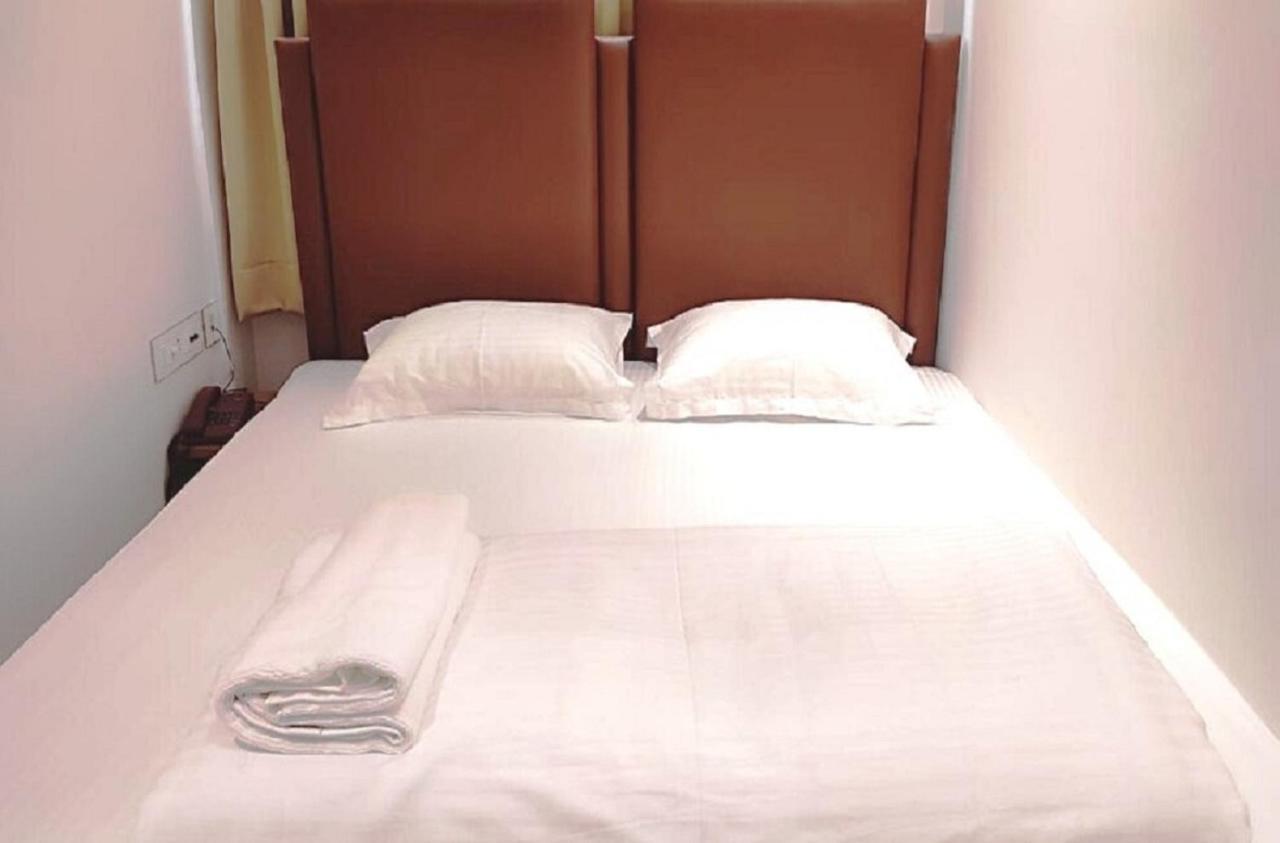 Staymaker Hotel Mohan Palace Baharampur 外观 照片