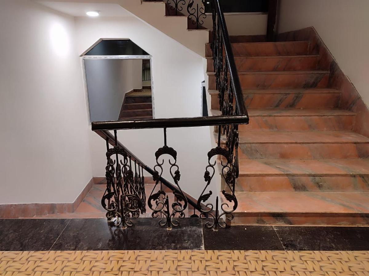 Staymaker Hotel Mohan Palace Baharampur 外观 照片