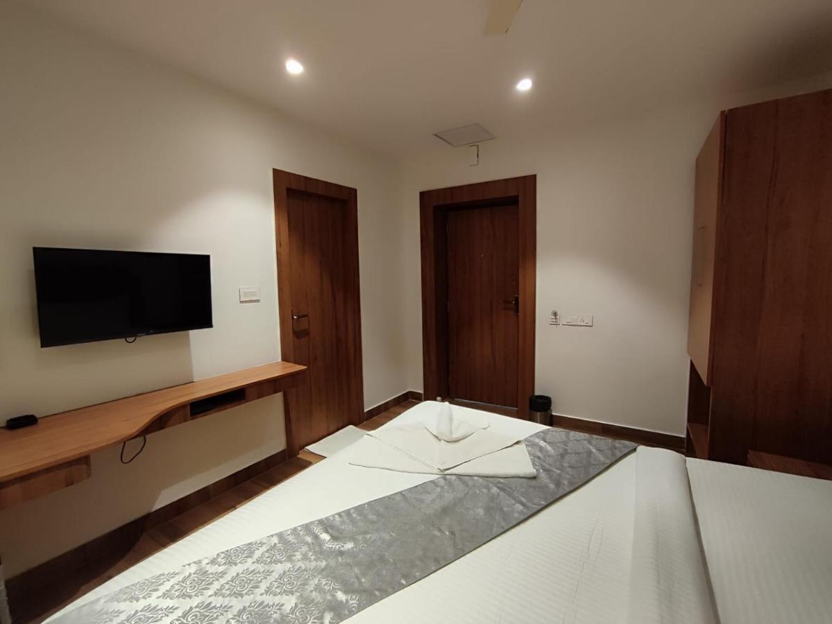 Staymaker Hotel Mohan Palace Baharampur 外观 照片