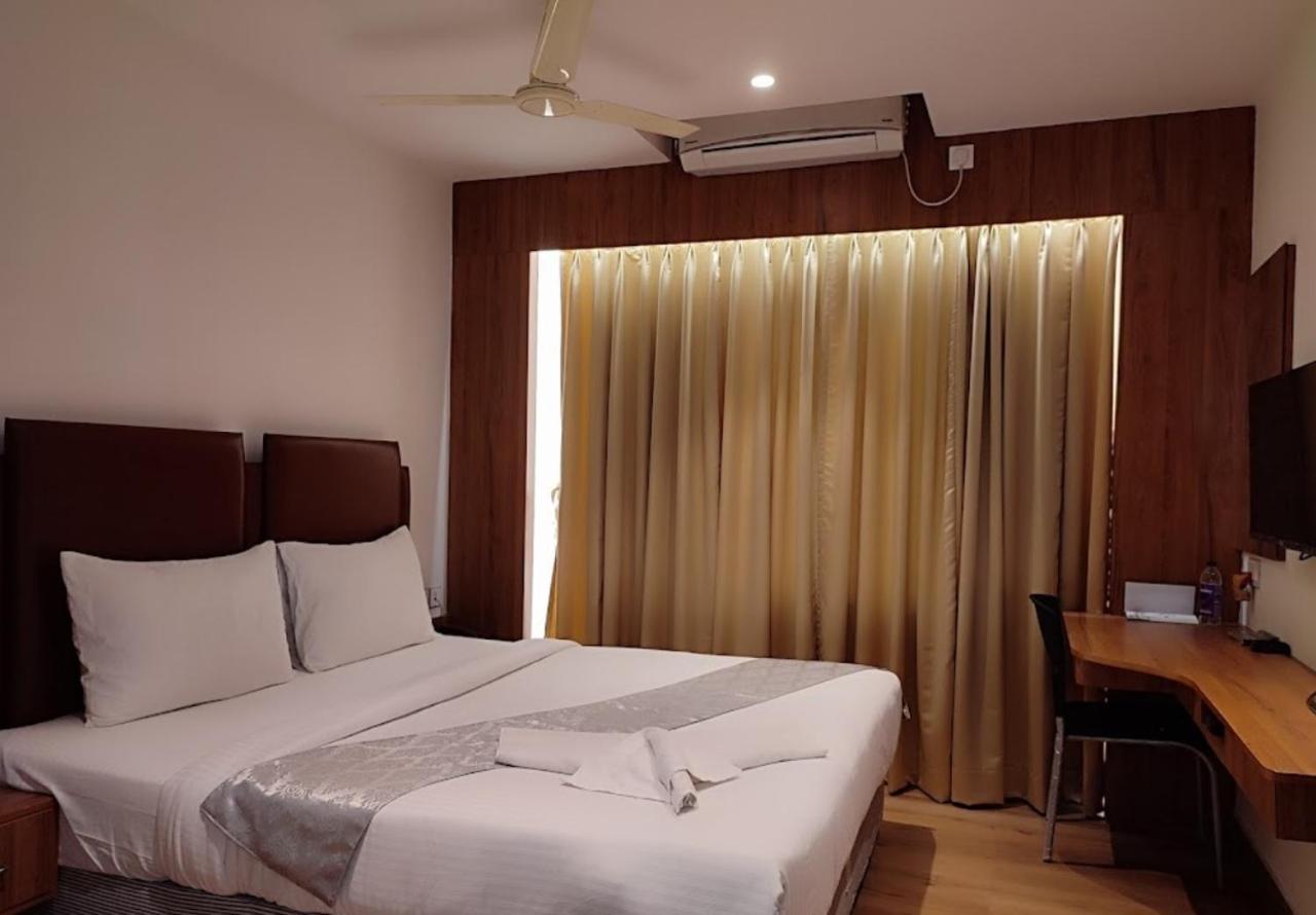 Staymaker Hotel Mohan Palace Baharampur 外观 照片